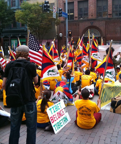 tibet-protesters_500